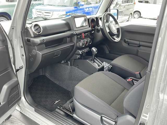 スズキ ジムニー シエラ JC 道北・旭川 2023(令5)年 4.2万km ミディアムグレー /4WD//禁煙車//ワンオーナー//純正メモリナビ//CD/DVD/SD/USB/BT/フルセグ//社外１６インチアルミホイール//ホワイトレタータイヤ//バックカメラ//スズキセーフティサポート//衝突軽減ブレーキ//レーンキープ//クルーズコントロール//アイドリングストップ//シートヒーター//ミラーヒーター//オートハイビーム//オートライト//LEDヘッドライト//フォグライト//ヘッドライトウォッシャー//ビルトインETC//前後ドライブレコーダー//オプショングリル//純正フロアマット//ドアバイザー//スマートキー//プッシュスタート