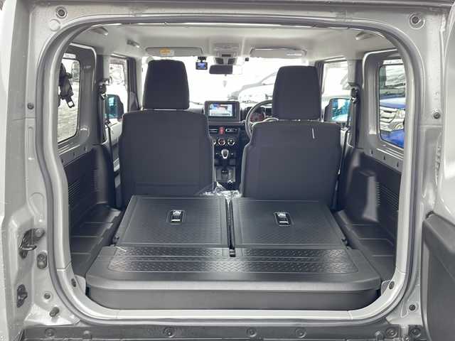 スズキ ジムニー シエラ JC 道北・旭川 2023(令5)年 4.2万km ミディアムグレー /4WD//禁煙車//ワンオーナー//純正メモリナビ//CD/DVD/SD/USB/BT/フルセグ//社外１６インチアルミホイール//ホワイトレタータイヤ//バックカメラ//スズキセーフティサポート//衝突軽減ブレーキ//レーンキープ//クルーズコントロール//アイドリングストップ//シートヒーター//ミラーヒーター//オートハイビーム//オートライト//LEDヘッドライト//フォグライト//ヘッドライトウォッシャー//ビルトインETC//前後ドライブレコーダー//オプショングリル//純正フロアマット//ドアバイザー//スマートキー//プッシュスタート