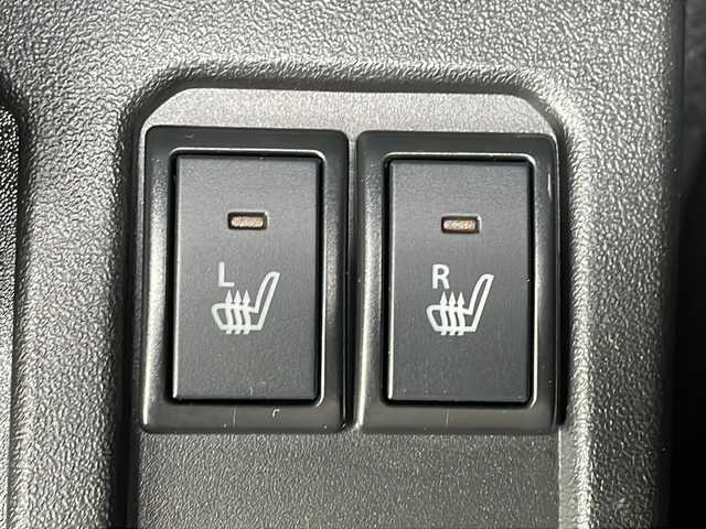 スズキ ジムニー シエラ JC 道北・旭川 2023(令5)年 4.2万km ミディアムグレー /4WD//禁煙車//ワンオーナー//純正メモリナビ//CD/DVD/SD/USB/BT/フルセグ//社外１６インチアルミホイール//ホワイトレタータイヤ//バックカメラ//スズキセーフティサポート//衝突軽減ブレーキ//レーンキープ//クルーズコントロール//アイドリングストップ//シートヒーター//ミラーヒーター//オートハイビーム//オートライト//LEDヘッドライト//フォグライト//ヘッドライトウォッシャー//ビルトインETC//前後ドライブレコーダー//オプショングリル//純正フロアマット//ドアバイザー//スマートキー//プッシュスタート