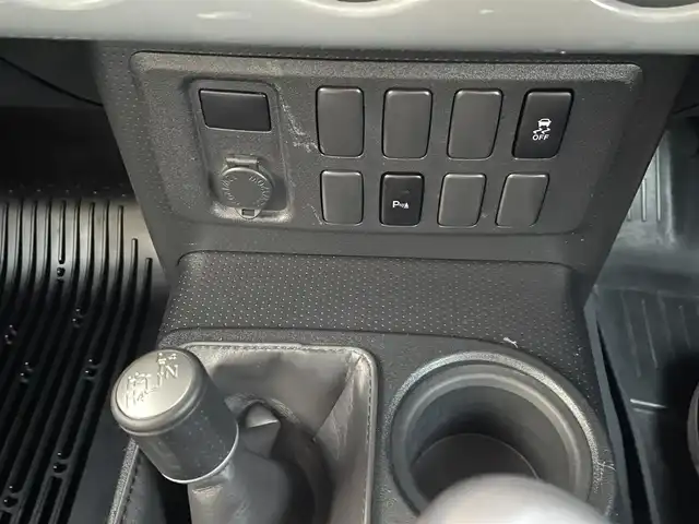 トヨタ ＦＪクルーザー カラーパッケージ 長崎県 2016(平28)年 6.2万km セメントグレーM/ホワイト クルーズコントロール/ルーフキャリア/社外メモリナビ/(フルセグ・DVD・CD・SD・BT)/バックカメラ/ETC/コーナーセンサー/横滑り防止/ライトレベライザー/整備記録簿/（H27/28/29/30/R2/R3/R5/R7有）/社外16インチアルミ