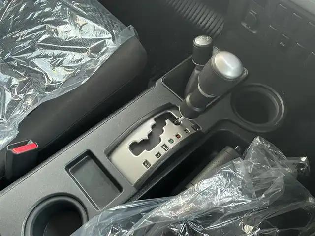 トヨタ ＦＪクルーザー カラーパッケージ 長崎県 2016(平28)年 6.2万km セメントグレーM/ホワイト クルーズコントロール/ルーフキャリア/社外メモリナビ/(フルセグ・DVD・CD・SD・BT)/バックカメラ/ETC/コーナーセンサー/横滑り防止/ライトレベライザー/整備記録簿/（H27/28/29/30/R2/R3/R5/R7有）/社外16インチアルミ