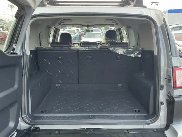 トヨタ ＦＪクルーザー カラーパッケージ 長崎県 2016(平28)年 6.2万km セメントグレーM/ホワイト クルーズコントロール/ルーフキャリア/社外メモリナビ/(フルセグ・DVD・CD・SD・BT)/バックカメラ/ETC/コーナーセンサー/横滑り防止/ライトレベライザー/整備記録簿/（H27/28/29/30/R2/R3/R5/R7有）/社外16インチアルミ