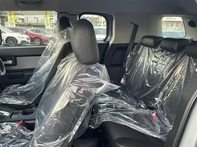 トヨタ ＦＪクルーザー カラーパッケージ 長崎県 2016(平28)年 6.2万km セメントグレーM/ホワイト クルーズコントロール/ルーフキャリア/社外メモリナビ/(フルセグ・DVD・CD・SD・BT)/バックカメラ/ETC/コーナーセンサー/横滑り防止/ライトレベライザー/整備記録簿/（H27/28/29/30/R2/R3/R5/R7有）/社外16インチアルミ