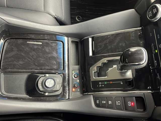 トヨタ ヴェルファイア ハイブリット ZR Gエディション 茨城県 2018(平30)年 3.1万km バーニングブラッククリスタルシャインガラスフレーク TRDエアロ/純正ナビ/フルセグTV/バックカメラ/フリップダウンモニター/ETC/ドライブレコーダー/追従クルーズコントロール/オットマン/シートヒーター/電動リアゲート/両側パワースライドドア/パワーシート/純正17インチアルミホイール