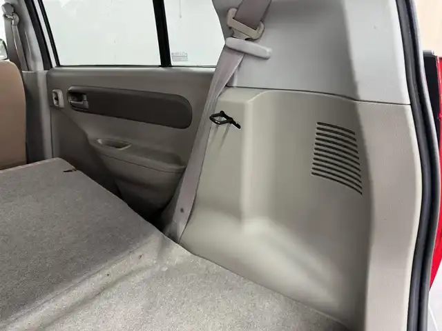 マツダ キャロル GⅡ 三重県 2007(平19)年 5.9万km シルキーシルバーメタリック ガソリン/FF/5F/CDチューナー/安全/・ABS/・運転席・助手席エアバッグ/・プリテンショナー付3点シートベルト/装備/・マニュアルエアコン/・電動格納ドアミラー/・キーレスエントリー/・リモコンキーx1/・パワーステアリング/・全ドアパワーウインドウ/・純正ホイールキャップ＋13インチスチールホイール/・純正フロアマット/・ドアバイザー/など