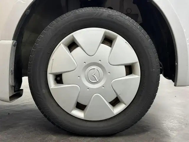 マツダ キャロル GⅡ 三重県 2007(平19)年 5.9万km シルキーシルバーメタリック ガソリン/FF/5F/CDチューナー/安全/・ABS/・運転席・助手席エアバッグ/・プリテンショナー付3点シートベルト/装備/・マニュアルエアコン/・電動格納ドアミラー/・キーレスエントリー/・リモコンキーx1/・パワーステアリング/・全ドアパワーウインドウ/・純正ホイールキャップ＋13インチスチールホイール/・純正フロアマット/・ドアバイザー/など