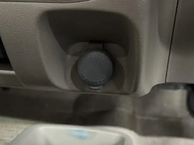 マツダ キャロル GⅡ 三重県 2007(平19)年 5.9万km シルキーシルバーメタリック ガソリン/FF/5F/CDチューナー/安全/・ABS/・運転席・助手席エアバッグ/・プリテンショナー付3点シートベルト/装備/・マニュアルエアコン/・電動格納ドアミラー/・キーレスエントリー/・リモコンキーx1/・パワーステアリング/・全ドアパワーウインドウ/・純正ホイールキャップ＋13インチスチールホイール/・純正フロアマット/・ドアバイザー/など