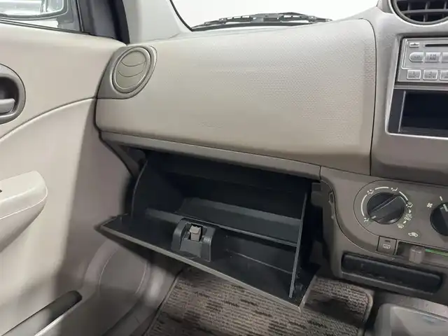 マツダ キャロル GⅡ 三重県 2007(平19)年 5.9万km シルキーシルバーメタリック ガソリン/FF/5F/CDチューナー/安全/・ABS/・運転席・助手席エアバッグ/・プリテンショナー付3点シートベルト/装備/・マニュアルエアコン/・電動格納ドアミラー/・キーレスエントリー/・リモコンキーx1/・パワーステアリング/・全ドアパワーウインドウ/・純正ホイールキャップ＋13インチスチールホイール/・純正フロアマット/・ドアバイザー/など