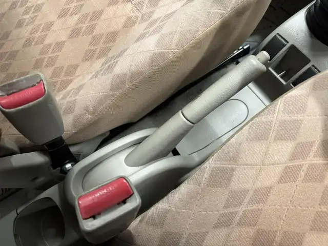 マツダ キャロル GⅡ 三重県 2007(平19)年 5.9万km シルキーシルバーメタリック ガソリン/FF/5F/CDチューナー/安全/・ABS/・運転席・助手席エアバッグ/・プリテンショナー付3点シートベルト/装備/・マニュアルエアコン/・電動格納ドアミラー/・キーレスエントリー/・リモコンキーx1/・パワーステアリング/・全ドアパワーウインドウ/・純正ホイールキャップ＋13インチスチールホイール/・純正フロアマット/・ドアバイザー/など