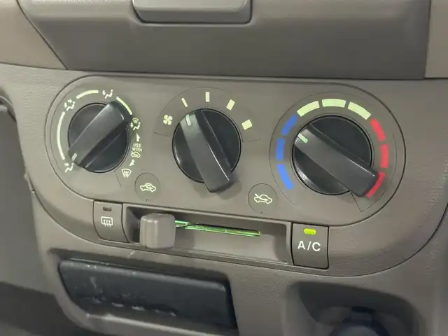 マツダ キャロル GⅡ 三重県 2007(平19)年 5.9万km シルキーシルバーメタリック ガソリン/FF/5F/CDチューナー/安全/・ABS/・運転席・助手席エアバッグ/・プリテンショナー付3点シートベルト/装備/・マニュアルエアコン/・電動格納ドアミラー/・キーレスエントリー/・リモコンキーx1/・パワーステアリング/・全ドアパワーウインドウ/・純正ホイールキャップ＋13インチスチールホイール/・純正フロアマット/・ドアバイザー/など