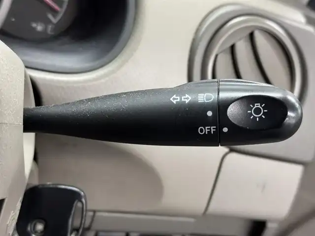 マツダ キャロル GⅡ 三重県 2007(平19)年 5.9万km シルキーシルバーメタリック ガソリン/FF/5F/CDチューナー/安全/・ABS/・運転席・助手席エアバッグ/・プリテンショナー付3点シートベルト/装備/・マニュアルエアコン/・電動格納ドアミラー/・キーレスエントリー/・リモコンキーx1/・パワーステアリング/・全ドアパワーウインドウ/・純正ホイールキャップ＋13インチスチールホイール/・純正フロアマット/・ドアバイザー/など