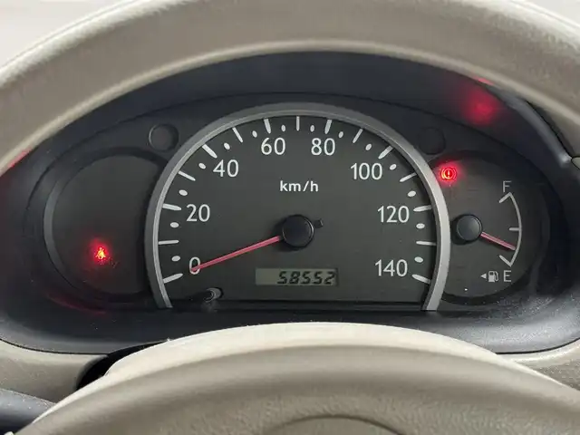 マツダ キャロル GⅡ 三重県 2007(平19)年 5.9万km シルキーシルバーメタリック ガソリン/FF/5F/CDチューナー/安全/・ABS/・運転席・助手席エアバッグ/・プリテンショナー付3点シートベルト/装備/・マニュアルエアコン/・電動格納ドアミラー/・キーレスエントリー/・リモコンキーx1/・パワーステアリング/・全ドアパワーウインドウ/・純正ホイールキャップ＋13インチスチールホイール/・純正フロアマット/・ドアバイザー/など