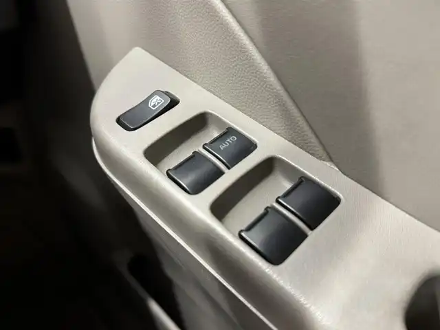 マツダ キャロル GⅡ 三重県 2007(平19)年 5.9万km シルキーシルバーメタリック ガソリン/FF/5F/CDチューナー/安全/・ABS/・運転席・助手席エアバッグ/・プリテンショナー付3点シートベルト/装備/・マニュアルエアコン/・電動格納ドアミラー/・キーレスエントリー/・リモコンキーx1/・パワーステアリング/・全ドアパワーウインドウ/・純正ホイールキャップ＋13インチスチールホイール/・純正フロアマット/・ドアバイザー/など