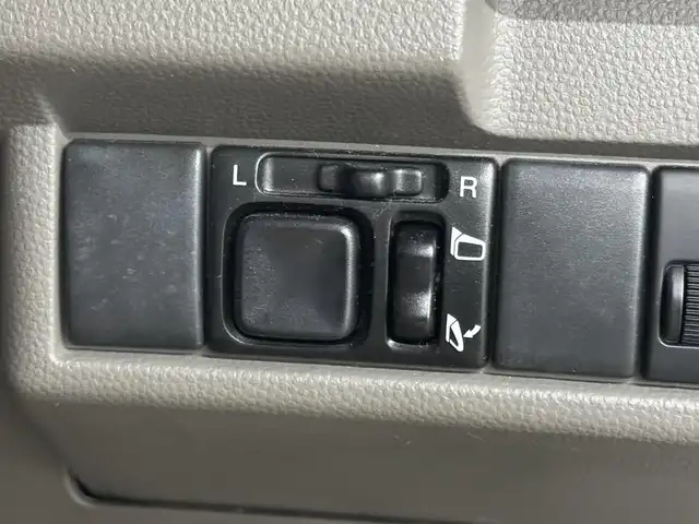 マツダ キャロル GⅡ 三重県 2007(平19)年 5.9万km シルキーシルバーメタリック ガソリン/FF/5F/CDチューナー/安全/・ABS/・運転席・助手席エアバッグ/・プリテンショナー付3点シートベルト/装備/・マニュアルエアコン/・電動格納ドアミラー/・キーレスエントリー/・リモコンキーx1/・パワーステアリング/・全ドアパワーウインドウ/・純正ホイールキャップ＋13インチスチールホイール/・純正フロアマット/・ドアバイザー/など