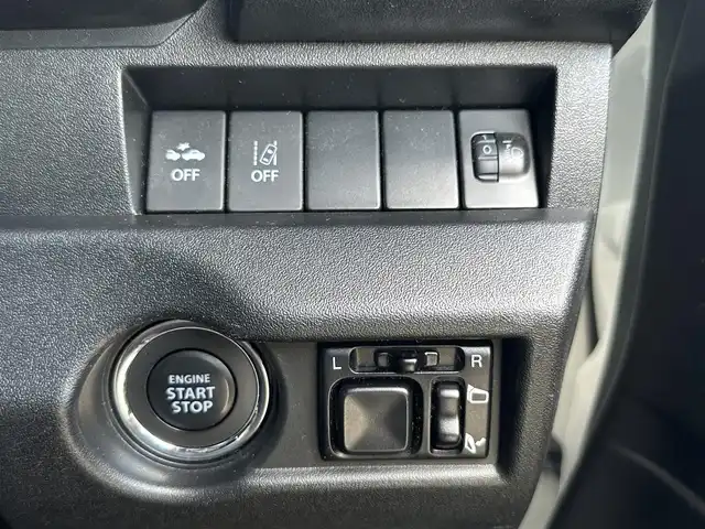 スズキ ジムニー XL 東京都 2021(令3)年 1.8万km スペリアホワイト Bluetooth接続可/バックカメラ/USB接続可/純正アルミホイール/社外フロアマット/シートヒーター/レーンキープアシスト/横滑り防止装置/盗難防止装置/衝突被害軽減システム/オートライト/背面タイヤ/ETC/ABS/W＋サイドエアバッグ/プッシュスタート/スマートキー/保証書、取扱説明書