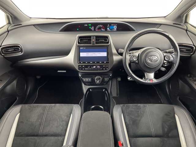 トヨタ プリウス ＰＨＶ S GRスポーツ 大阪府 2018(平30)年 6.9万km ホワイトパールクリスタルシャイン 禁煙車/トヨタセーフティーセンス/　・プリクラッシュセーフティ/　・レーンディパーチャーアラート/　・アダプティブハイビームアシスト/　・レーダークルーズコントロール/純正ナビ/　（Bluetooth/CD/DVD）/フルセグTV/バックカメラ/ハーフレザーシート/LEDヘッドライト/オートライト/フォグランプ/社外18インチアルミホイール/コーナーセンサー/スマートキー/ビルトインETC