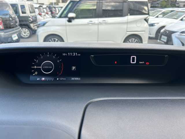 日産 セレナ ハイウェイスター プロパイロットED 大阪府 2017(平29)年 3.9万km ダイヤモンドブラック ９インチナビ　/フルセグ　/Ｂｌｕｅｔｏｏｔｈ　/バックカメラ　/ダウンモニター　/両側パワースライドドア　/プロパイロット　/ＥＴＣ　/フロアーマット　/サイドバイザー　/前後コーナーセンサー