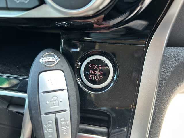 日産 セレナ ハイウェイスター プロパイロットED 大阪府 2017(平29)年 3.9万km ダイヤモンドブラック ９インチナビ　/フルセグ　/Ｂｌｕｅｔｏｏｔｈ　/バックカメラ　/ダウンモニター　/両側パワースライドドア　/プロパイロット　/ＥＴＣ　/フロアーマット　/サイドバイザー　/前後コーナーセンサー