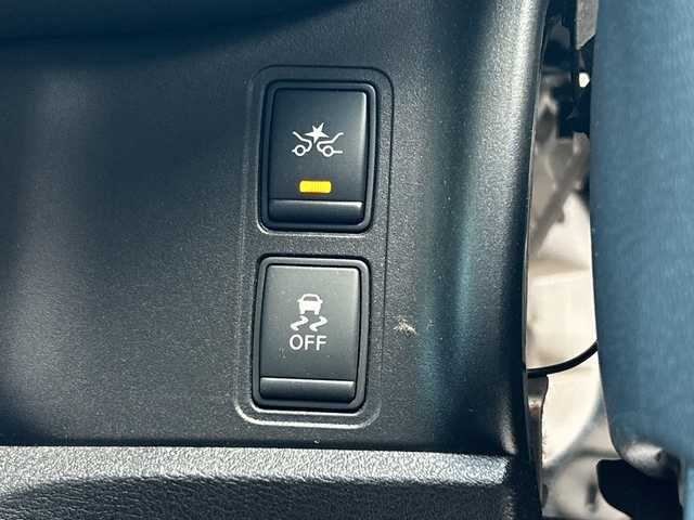 日産 セレナ ハイウェイスター プロパイロットED 大阪府 2017(平29)年 3.9万km ダイヤモンドブラック ９インチナビ　/フルセグ　/Ｂｌｕｅｔｏｏｔｈ　/バックカメラ　/ダウンモニター　/両側パワースライドドア　/プロパイロット　/ＥＴＣ　/フロアーマット　/サイドバイザー　/前後コーナーセンサー