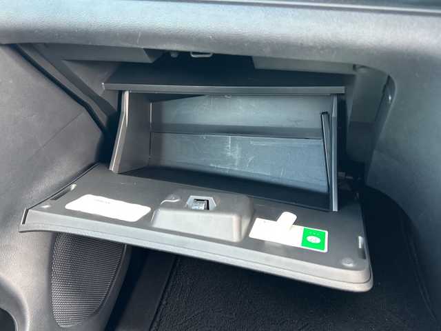 日産 セレナ ハイウェイスター プロパイロットED 大阪府 2017(平29)年 3.9万km ダイヤモンドブラック ９インチナビ　/フルセグ　/Ｂｌｕｅｔｏｏｔｈ　/バックカメラ　/ダウンモニター　/両側パワースライドドア　/プロパイロット　/ＥＴＣ　/フロアーマット　/サイドバイザー　/前後コーナーセンサー