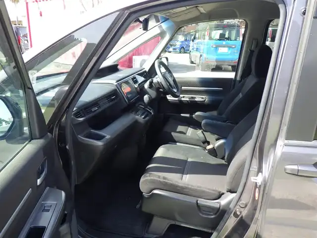 ホンダ ステップワゴン スパーダ ホンダセンシング 千葉県 2019(平31)年 5.1万km モダンスティールM ホンダセンシング/・衝突軽減ブレーキ（CMBS）/・車線維持支援システム（LKAS）/・アダプティブクルーズコントロール（ACC）/・後方誤発進抑制機能/・誤発進抑制機能/両側パワースライドドア/純正SDナビ/地デジTV/【DVD/CD再生機能　Bluetooth接続】/バックカメラ/革巻きステアリング/ステアリングスイッチ/パドルシフト/ETC/LEDヘッドライト/フォグライト/ウインカーミラー/コーナーセンサー/純正16インチアルミホイル/Honda スマートキー