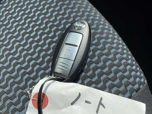 日産 ノート X 岐阜県 2014(平26)年 3.7万km インペリアルアンバーP 純正ナビ/バックカメラ　/ドライブレコーダー　/衝突軽減システム　/横滑り防止装置　/レーンキープアシスト　/アイドリングストップ　/プッシュスタート　/スマートキー　/フロアマット　/ドアバイザー　/電動格納ミラー