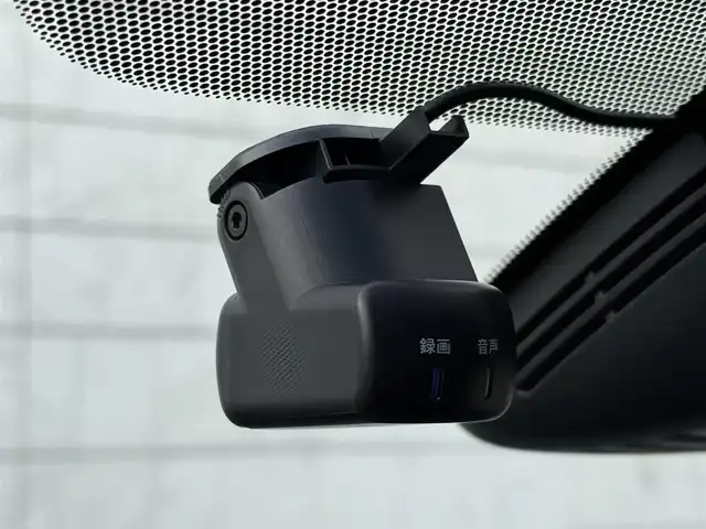 日産 セレナ ハイウェイスター V 福岡県 2020(令2)年 2.5万km ブリリアントホワイトパール 純正10型SDナビ(フルセグTV/CD/DVD/BT)アラウンドビューモニタープロパイロットエマージェンシーブレーキコーナーセンサーBSM両側パワスラドラレコETCUSBポート純正LEDヘッドライト純正16インチアルミホイール純正フロアマットスマートキープッシュスタート