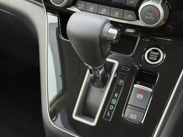 日産 セレナ ハイウェイスター V 福岡県 2020(令2)年 2.5万km ブリリアントホワイトパール 純正10型SDナビ(フルセグTV/CD/DVD/BT)アラウンドビューモニタープロパイロットエマージェンシーブレーキコーナーセンサーBSM両側パワスラドラレコETCUSBポート純正LEDヘッドライト純正16インチアルミホイール純正フロアマットスマートキープッシュスタート