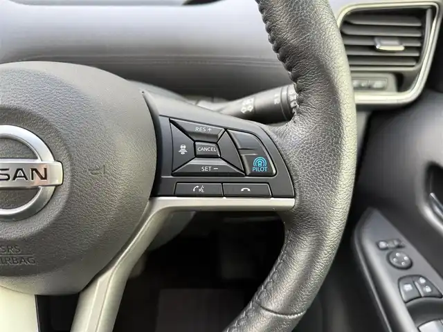日産 セレナ ハイウェイスター V 福岡県 2020(令2)年 2.5万km ブリリアントホワイトパール 純正10型SDナビ(フルセグTV/CD/DVD/BT)アラウンドビューモニタープロパイロットエマージェンシーブレーキコーナーセンサーBSM両側パワスラドラレコETCUSBポート純正LEDヘッドライト純正16インチアルミホイール純正フロアマットスマートキープッシュスタート