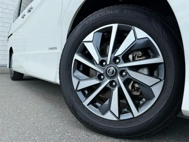 日産 セレナ ハイウェイスター V 福岡県 2020(令2)年 2.5万km ブリリアントホワイトパール 純正10型SDナビ(フルセグTV/CD/DVD/BT)アラウンドビューモニタープロパイロットエマージェンシーブレーキコーナーセンサーBSM両側パワスラドラレコETCUSBポート純正LEDヘッドライト純正16インチアルミホイール純正フロアマットスマートキープッシュスタート