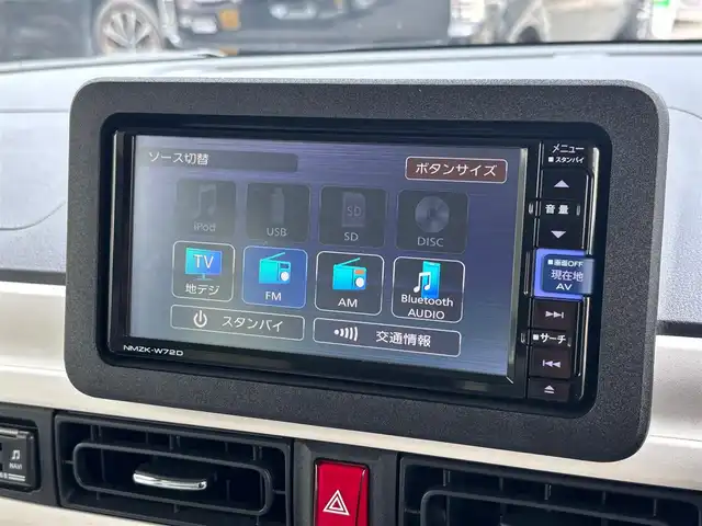ダイハツ ムーヴ キャンバス ストライプス G 京都府 2022(令4)年 6.1万km シャイニングホワイトパール/ファイアークォーツレッドメタリック ・純正7インチナビ(NMZK-W72D)/　フルセグ/　バックカメラ/　マルチアラウンドビューモニター/　Bluetooth/　DVD/CD再生/　SD再生録音/　USB接続/・USBポート/・ステアリングスイッチ/・シートヒーター(D/N席)/・電動パーキングブレーキ/・オートブレーキホールド/・両側パワースライドドア/・パーキングセンサー/・衝突軽減システム/・横滑り防止機能/・アイドリングストップ/・ドラレコ/・ETC/・純正マット/・純正バイザー/・スペアキー/・取説