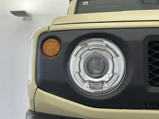 スズキ ジムニー XC 群馬県 2019(令1)年 5.4万km シフォンアイボリーメタリックブラック2トーンルーフ 社外７インチナビ　衝突軽減ブレーキ　バックカメラ　シートヒーター　オートマチックハイビーム　レーンディパーチャーアラート　社外マフラー　ミラー型ドライブレコーダー　ＬＥＤヘッドライト　ＥＴＣ　禁煙車