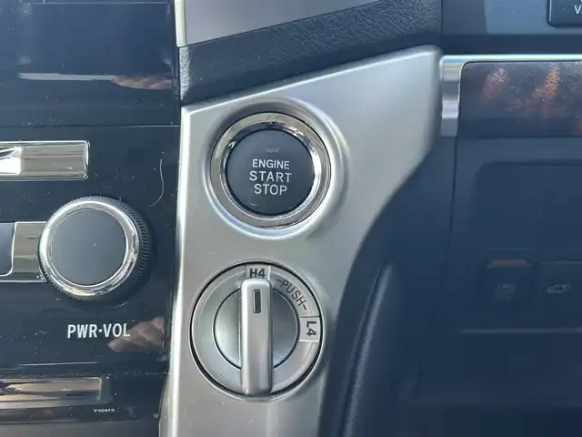 トヨタ ランドクルーザー ZX 徳島県 2014(平26)年 6.4万km ホワイトパールクリスタルシャイン 純正メーカーオプションナビ/　（BT/TV/FM/AM）/モデリスタエアロ/サンルーフ/レーダークルーズコントロール/後席モニター/パワーシート/シートヒーター/エアシート/メモリーシート/ステアリングヒーター/センターデフロック/ダウンヒルアシストコントロール/衝突被害軽減システム/前後コーナーセンサー/ビルトインETC/純正20インチアルミホイール/純正フロアマット