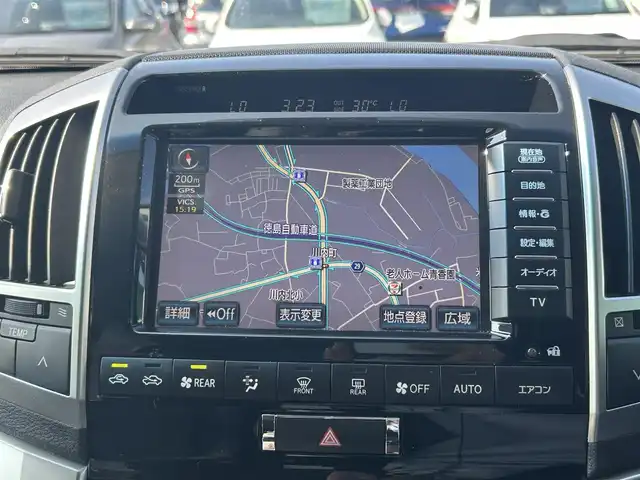 トヨタ ランドクルーザー ZX 徳島県 2014(平26)年 6.4万km ホワイトパールクリスタルシャイン 純正メーカーオプションナビ/　（BT/TV/FM/AM）/モデリスタエアロ/サンルーフ/レーダークルーズコントロール/後席モニター/パワーシート/シートヒーター/エアシート/メモリーシート/ステアリングヒーター/センターデフロック/ダウンヒルアシストコントロール/衝突被害軽減システム/前後コーナーセンサー/ビルトインETC/純正20インチアルミホイール/純正フロアマット