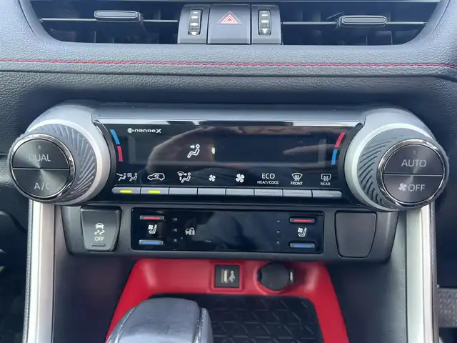 トヨタ ＲＡＶ４ アドベンチャー オフロードPKGⅡ 岩手県 2023(令5)年 2万km アティチュードブラックマイカ 4WD/トヨタセーフティセンス/　・プリクラッシュセーフティ/　・レーンディパーチャーアラート/　・オートマチックハイビーム/　・レーダークルーズコントロール/純正メモリナビ/　　Bt/USB/Miracast/フルセグTV/バックカメラ/LEDオートライト/フォグランプ/合皮レザーシート/パワーシート/シートヒーター/純正18インチアルミホイール/ブラインドスポットモニター/クリアランスソナー/ステアリングヒーター/ルーフレール/スマートキー/ビルトインETC2.0