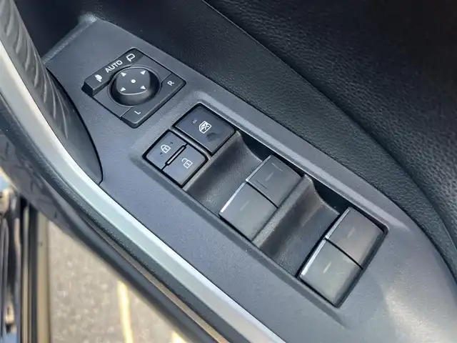 トヨタ ＲＡＶ４ アドベンチャー オフロードPKGⅡ 岩手県 2023(令5)年 2万km アティチュードブラックマイカ 4WD/トヨタセーフティセンス/　・プリクラッシュセーフティ/　・レーンディパーチャーアラート/　・オートマチックハイビーム/　・レーダークルーズコントロール/純正メモリナビ/　　Bt/USB/Miracast/フルセグTV/バックカメラ/LEDオートライト/フォグランプ/合皮レザーシート/パワーシート/シートヒーター/純正18インチアルミホイール/ブラインドスポットモニター/クリアランスソナー/ステアリングヒーター/ルーフレール/スマートキー/ビルトインETC2.0