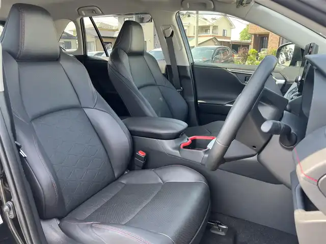 トヨタ ＲＡＶ４ アドベンチャー オフロードPKGⅡ 岩手県 2023(令5)年 2万km アティチュードブラックマイカ 4WD/トヨタセーフティセンス/　・プリクラッシュセーフティ/　・レーンディパーチャーアラート/　・オートマチックハイビーム/　・レーダークルーズコントロール/純正メモリナビ/　　Bt/USB/Miracast/フルセグTV/バックカメラ/LEDオートライト/フォグランプ/合皮レザーシート/パワーシート/シートヒーター/純正18インチアルミホイール/ブラインドスポットモニター/クリアランスソナー/ステアリングヒーター/ルーフレール/スマートキー/ビルトインETC2.0