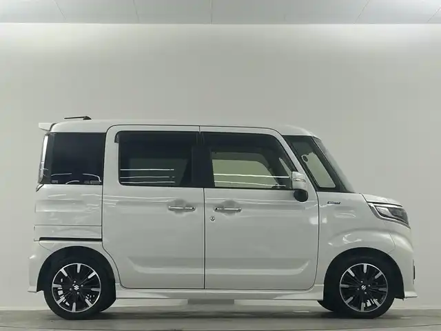 スズキ スペーシア カスタム HYBRID XS 埼玉県 2022(令4)年 1.7万km ピュアホワイトP ＫＥＮＷＯＯＤ８インチナビ　３６０°カメラ　ＣＤ　ＤＶＤ　フルセグ　Ｂｌｕｅｔｏｏｔｈ　ビルトインＥＴＣ２．０　オートクルーズコントロール　ナビ連動前後ドライブレコーダー　リアソナー　スズキセーフティ ヘッドアップディスプレイ