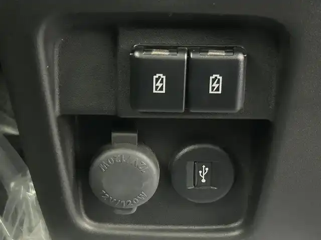 スズキ スペーシア カスタム HYBRID XS 埼玉県 2022(令4)年 1.7万km ピュアホワイトP ＫＥＮＷＯＯＤ８インチナビ　３６０°カメラ　ＣＤ　ＤＶＤ　フルセグ　Ｂｌｕｅｔｏｏｔｈ　ビルトインＥＴＣ２．０　オートクルーズコントロール　ナビ連動前後ドライブレコーダー　リアソナー　スズキセーフティ ヘッドアップディスプレイ