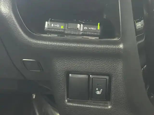 スズキ スペーシア カスタム HYBRID XS 埼玉県 2022(令4)年 1.7万km ピュアホワイトP ＫＥＮＷＯＯＤ８インチナビ　３６０°カメラ　ＣＤ　ＤＶＤ　フルセグ　Ｂｌｕｅｔｏｏｔｈ　ビルトインＥＴＣ２．０　オートクルーズコントロール　ナビ連動前後ドライブレコーダー　リアソナー　スズキセーフティ ヘッドアップディスプレイ