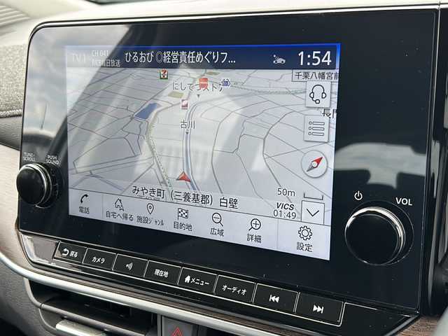 日産 オーラ G レザーエディション 佐賀県 2022(令4)年 2.1万km ピュアホワイトパール 純正メモリナビゲーション/・フルセグTV/Bluetooth/アラウンドビューモニター/BOSEプレミアムサウンド/デジタルインナーミラー/ステアリングヒーター/シートヒーター/ブラインドスポットモニター/USBポート/置くだけ充電/ビルトインETC2.0/純正LEDヘッドライト/純正17インチアルミホイール/純正フロアマット/新車保証書/プロパイロット/・エマージェンシーブレーキ/・車線逸脱警報/・車線逸脱防止支援