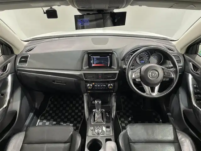 マツダ ＣＸ－５ XD Lパッケージ 愛知県 2015(平27)年 13.3万km クリスタルホワイトパールマイカ 純正ナビ/・AM/FM/CD/DVD/Bluetooth/・フルセグテレビ/衝突被害軽減ブレーキ/ブラインド・スポット・モニタリング/車線逸脱警報システム/トラクションコントロールシステム/バックカメラ/ETC/ドライブレコーダー/アイ・ストップ（ｉ－ｓｔｏｐ）/レザーシート/シートヒーター（D席＋N席）/パワーシート（D席＋N席）/純正17インチアルミホイル/LEDヘッドライト/オートライト/オートエアコン/スマートキー/スペアキー/プッシュスタートボタン/純正フロアマット/保証書/取扱説明書