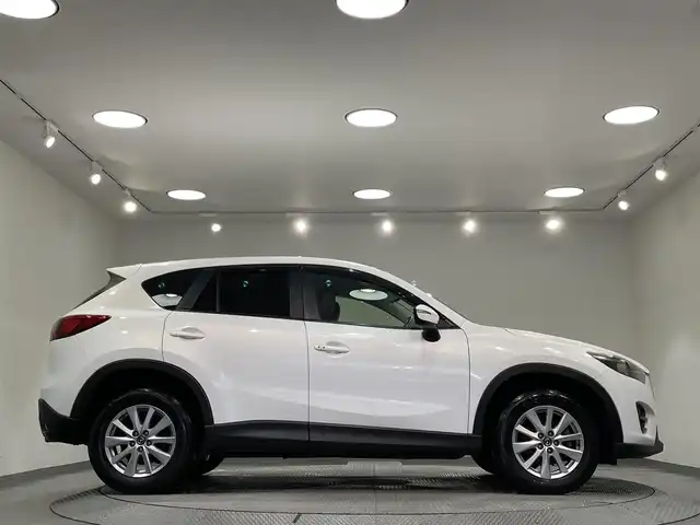 マツダ ＣＸ－５ XD Lパッケージ 愛知県 2015(平27)年 13.3万km クリスタルホワイトパールマイカ 純正ナビ/・AM/FM/CD/DVD/Bluetooth/・フルセグテレビ/衝突被害軽減ブレーキ/ブラインド・スポット・モニタリング/車線逸脱警報システム/トラクションコントロールシステム/バックカメラ/ETC/ドライブレコーダー/アイ・ストップ（ｉ－ｓｔｏｐ）/レザーシート/シートヒーター（D席＋N席）/パワーシート（D席＋N席）/純正17インチアルミホイル/LEDヘッドライト/オートライト/オートエアコン/スマートキー/スペアキー/プッシュスタートボタン/純正フロアマット/保証書/取扱説明書