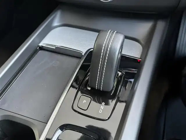 ボルボ ボルボ ＸＣ６０ B6 AWD Rデザイン 愛知県 2022(令4)年 5.1万km クリスタルホワイトP Ｂ＆Ｗサウンド　/パノラミックＳ／Ｒ　/ハーフレザー　/シートヒーター　/ＡｐｐｌｅＣａｒＰｌａｙ/ＡｎｄｒｏｉｄＡｕｔｏ　/３６０度カメラ　/Ｂｌｕｅｔｏｏｔｈ　/ブラックＡＷ　/ACC/LKA/LDW/BSM/パワーシート　/ＥＴＣ　/ドライブレコーダー