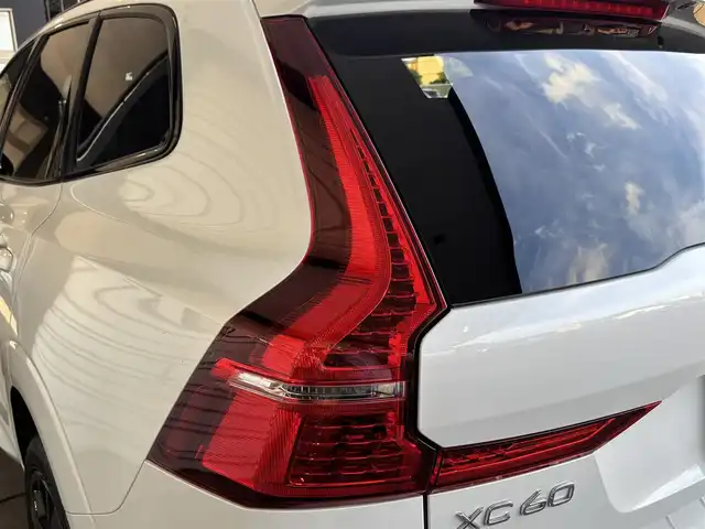 ボルボ ボルボ ＸＣ６０ B6 AWD Rデザイン 愛知県 2022(令4)年 5.1万km クリスタルホワイトP Ｂ＆Ｗサウンド　/パノラミックＳ／Ｒ　/ハーフレザー　/シートヒーター　/ＡｐｐｌｅＣａｒＰｌａｙ/ＡｎｄｒｏｉｄＡｕｔｏ　/３６０度カメラ　/Ｂｌｕｅｔｏｏｔｈ　/ブラックＡＷ　/ACC/LKA/LDW/BSM/パワーシート　/ＥＴＣ　/ドライブレコーダー