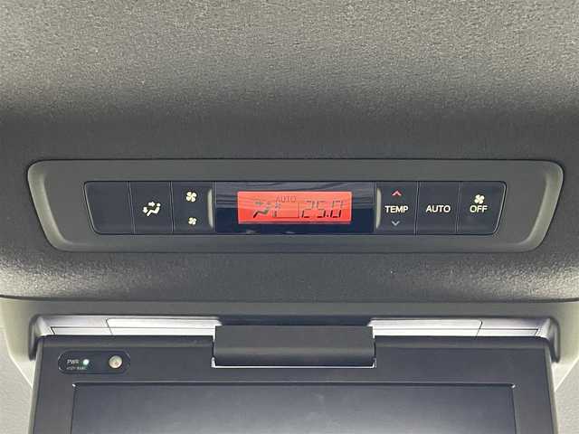 トヨタ ヴォクシー ZS 煌Ⅱ 滋賀県 2019(平31)年 7万km ホワイトパールクリスタルシャイン 禁煙車/純正9型ナビ/（BT/CD/DVD/SD/フルセグ）/純正12型フリップダウンモニター/両側電動スライドドア/ビルトインETC2.0/バックカメラ/衝突被害軽減ブレーキ/クルーズコントロール/レーンキープアシスト/オートハイビーム/ステアリングスイッチ/プッシュスタート/スマートキー/充電用USBポートx2/アイドリングストップ/LEDヘッドライト/合皮シートカバー