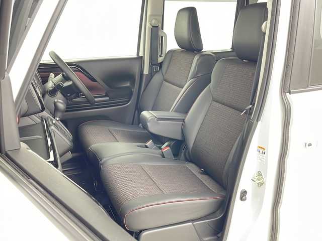 スズキ スペーシア カスタム HYBRID XS 道央・札幌 2024(令6)年 0.6万km ピュアホワイトP ・4WD/・社外ナビ&CD&DVD&SD&BT&TV/・両側パワースライドドア/・スズキセーフティサポート/・衝突軽減ブレーキ/・車線逸脱抑制機能/・標識認識機能/・アダプティブクルーズコントロール/・パーキングセンサー/・オートマチックハイビーム/・ヘッドアップディスプレイ/・ハーフレザーシート/・前席シートヒーター/・ステアリングヒーター/・ドアミラーヒーター/・LEDヘッドライト/・LEDフォグランプ/・オートライト/・純正フロアマット/・スマートキー/・スペアキー/・社外15インチAW