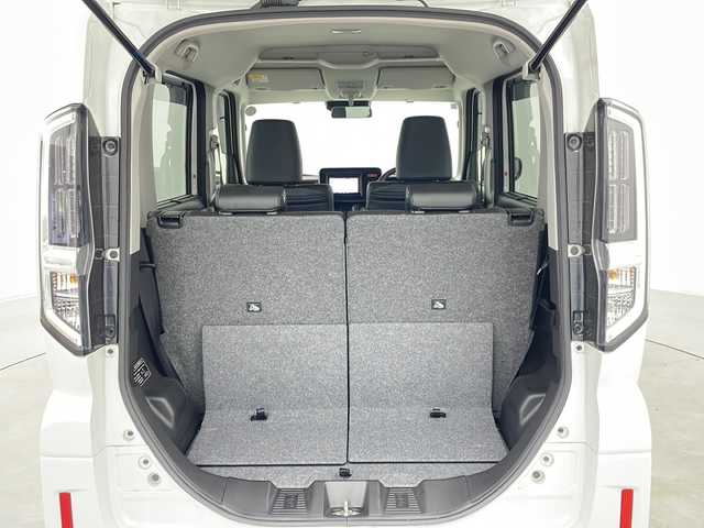 スズキ スペーシア カスタム HYBRID XS 道央・札幌 2024(令6)年 0.6万km ピュアホワイトP ・4WD/・社外ナビ&CD&DVD&SD&BT&TV/・両側パワースライドドア/・スズキセーフティサポート/・衝突軽減ブレーキ/・車線逸脱抑制機能/・標識認識機能/・アダプティブクルーズコントロール/・パーキングセンサー/・オートマチックハイビーム/・ヘッドアップディスプレイ/・ハーフレザーシート/・前席シートヒーター/・ステアリングヒーター/・ドアミラーヒーター/・LEDヘッドライト/・LEDフォグランプ/・オートライト/・純正フロアマット/・スマートキー/・スペアキー/・社外15インチAW