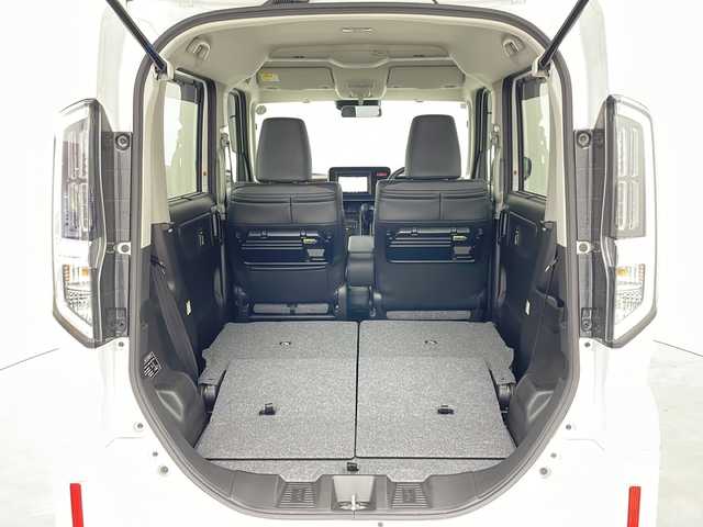 スズキ スペーシア カスタム HYBRID XS 道央・札幌 2024(令6)年 0.6万km ピュアホワイトP ・4WD/・社外ナビ&CD&DVD&SD&BT&TV/・両側パワースライドドア/・スズキセーフティサポート/・衝突軽減ブレーキ/・車線逸脱抑制機能/・標識認識機能/・アダプティブクルーズコントロール/・パーキングセンサー/・オートマチックハイビーム/・ヘッドアップディスプレイ/・ハーフレザーシート/・前席シートヒーター/・ステアリングヒーター/・ドアミラーヒーター/・LEDヘッドライト/・LEDフォグランプ/・オートライト/・純正フロアマット/・スマートキー/・スペアキー/・社外15インチAW