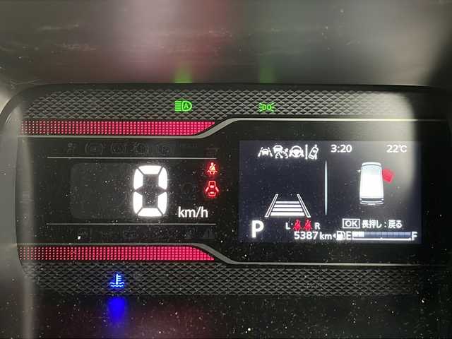 スズキ スペーシア カスタム HYBRID XS 道央・札幌 2024(令6)年 0.6万km ピュアホワイトP ・4WD/・社外ナビ&CD&DVD&SD&BT&TV/・両側パワースライドドア/・スズキセーフティサポート/・衝突軽減ブレーキ/・車線逸脱抑制機能/・標識認識機能/・アダプティブクルーズコントロール/・パーキングセンサー/・オートマチックハイビーム/・ヘッドアップディスプレイ/・ハーフレザーシート/・前席シートヒーター/・ステアリングヒーター/・ドアミラーヒーター/・LEDヘッドライト/・LEDフォグランプ/・オートライト/・純正フロアマット/・スマートキー/・スペアキー/・社外15インチAW